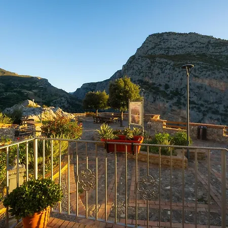 Il Belvedere Nocleg ze śniadaniem 4*