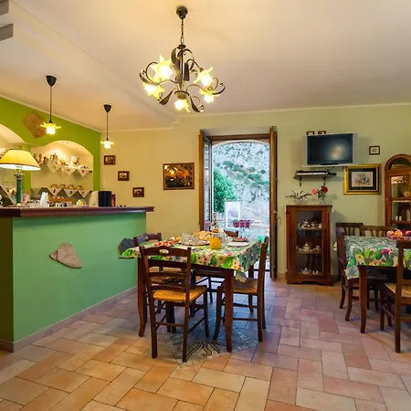 Il Belvedere לינה וארוחת בוקר צ'יוויטה