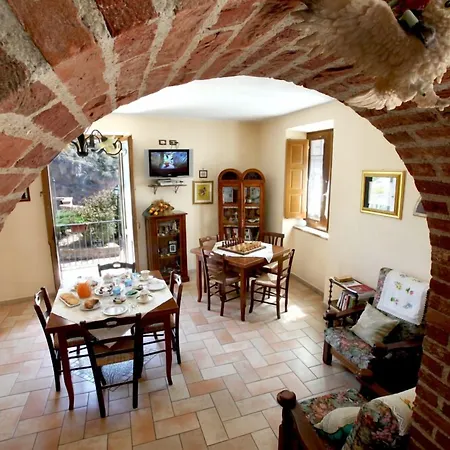 Il Belvedere Nocleg ze śniadaniem Civita