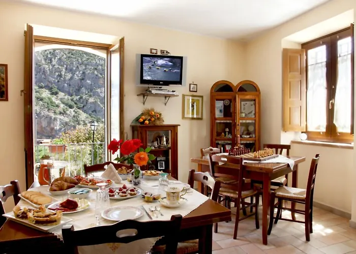 Oda ve Kahvaltı Il Belvedere 4*